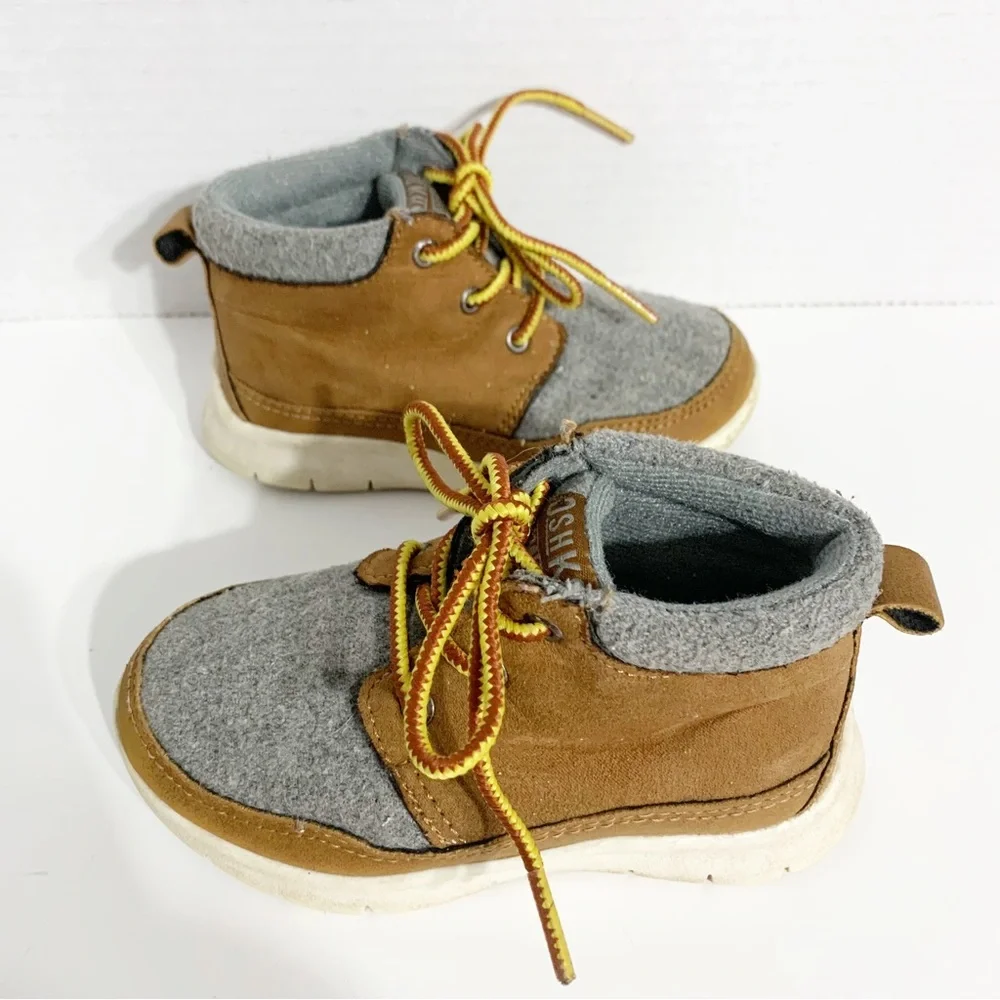 OshKosh B’Gosh CUBE-B Lace Up Fleece/Felt Faux Suede Boots Two Toned Mid Tops